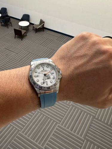 오후엔 시원한 칼라로 줄질한 explorer ii 226570 Polar로 갑니다.